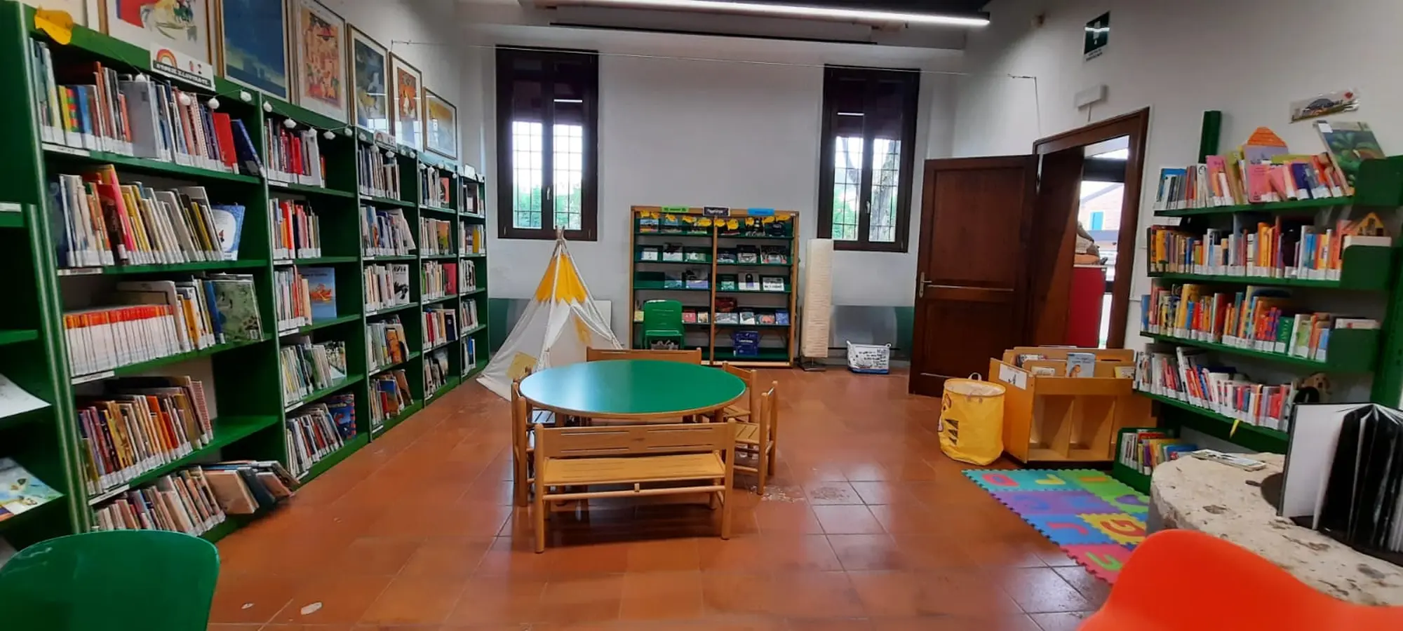 Memorie di un bibliotecario qualunque - incontro con l'autore Andrea Poli